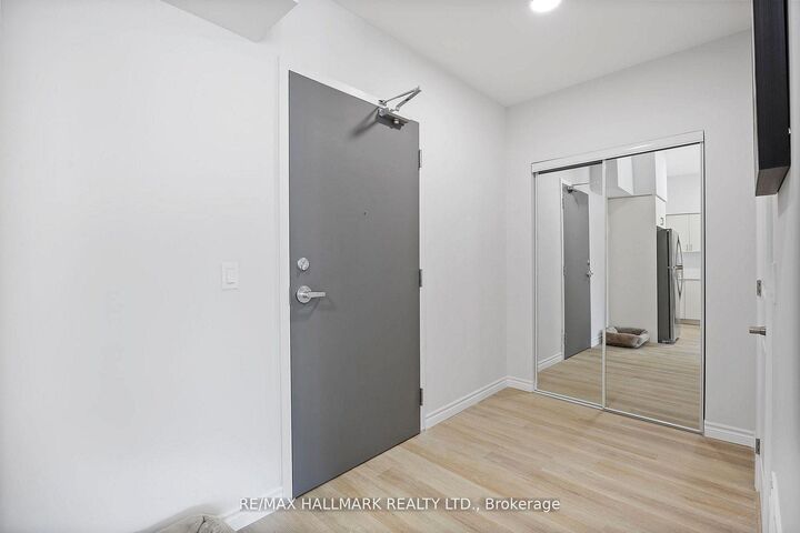 Property Photo:  70 Dean Avenue 810  ON L4N 0C2 