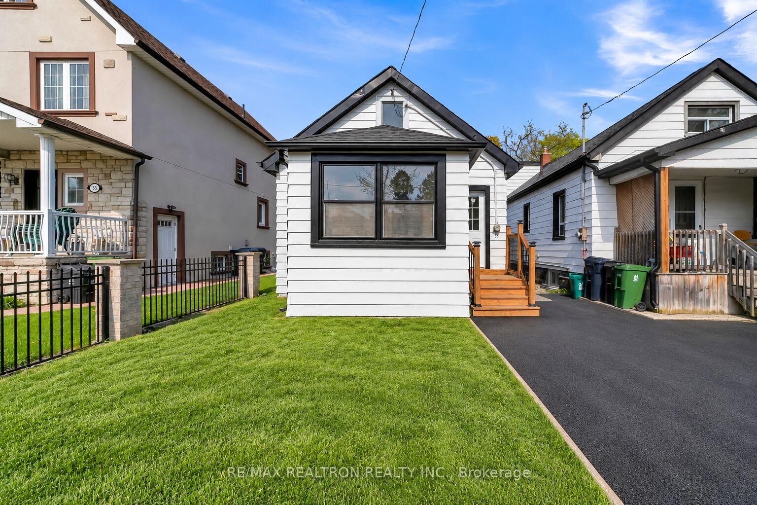 Property Photo: 53 Twenty Fourth Street ON M8V 3N3