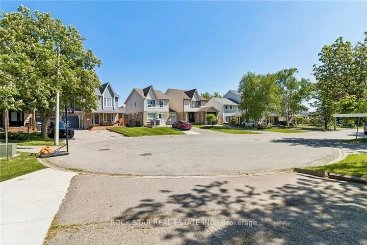 Property Photo: 32 Lansing Square ON L6Z 1E6