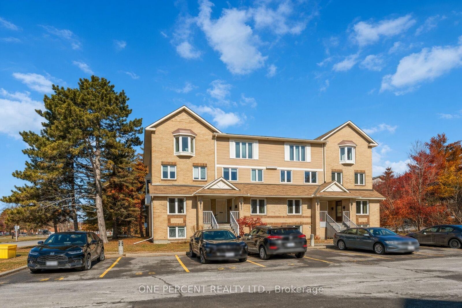 Photo de la propriété:  6643 Bilberry Drive A  ON K1C 4N5 