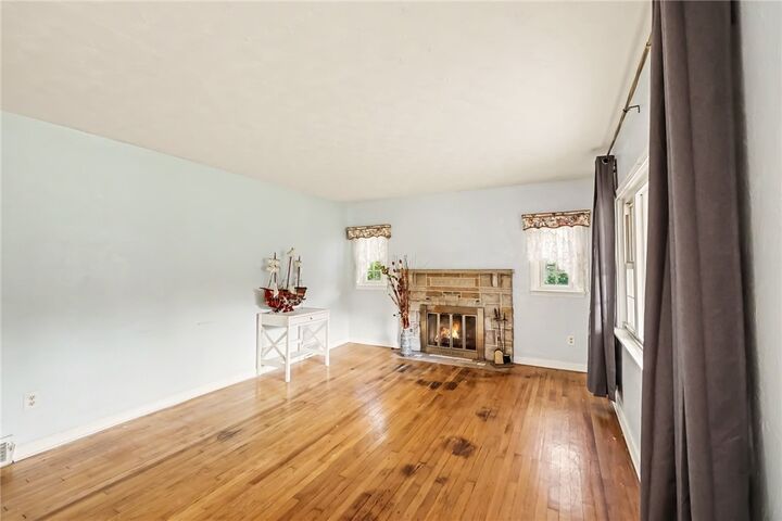Property Photo: 549 Main St PA 15126
