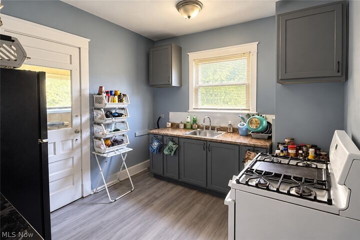 Property Photo:  184 W Laclede Avenue  OH 44507 