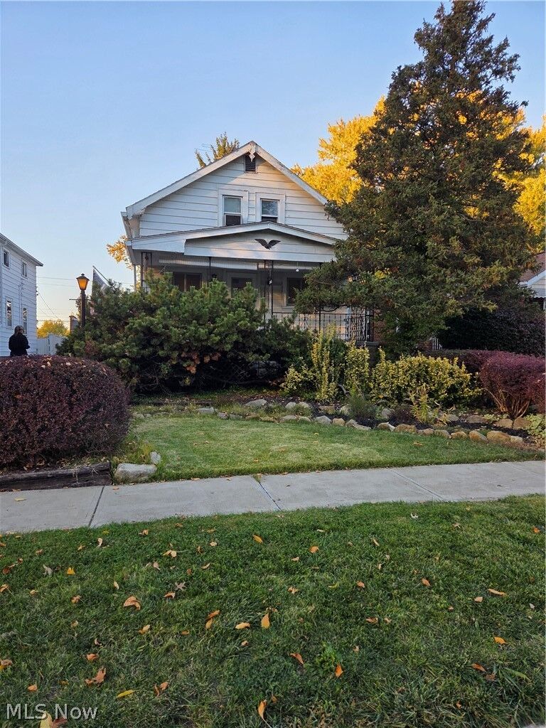 Property Photo: 2502 Fortune Avenue OH 44134