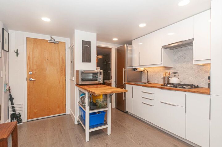 Property Photo:  933 Seymour Street 702  BC V6B 6L6 