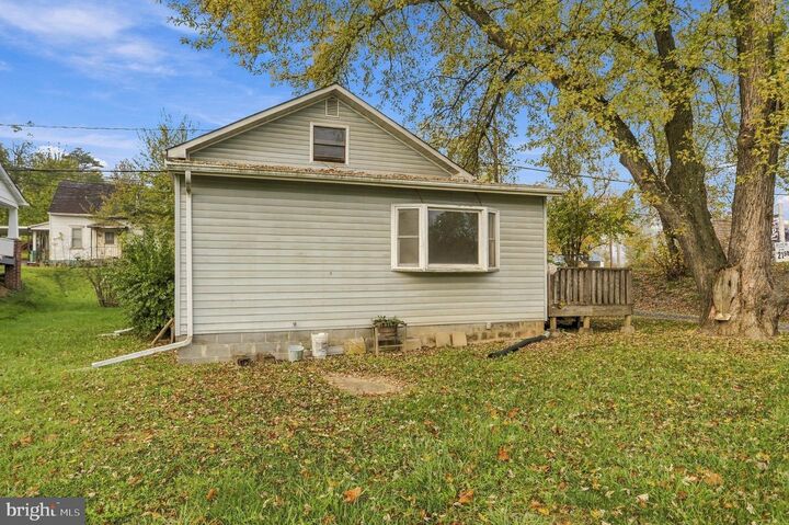 Property Photo: 10357 Frankfort Highway WV 26719