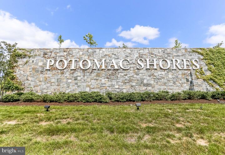 Property Photo: 1759 Autumn Maple Leaf Drive VA 22026