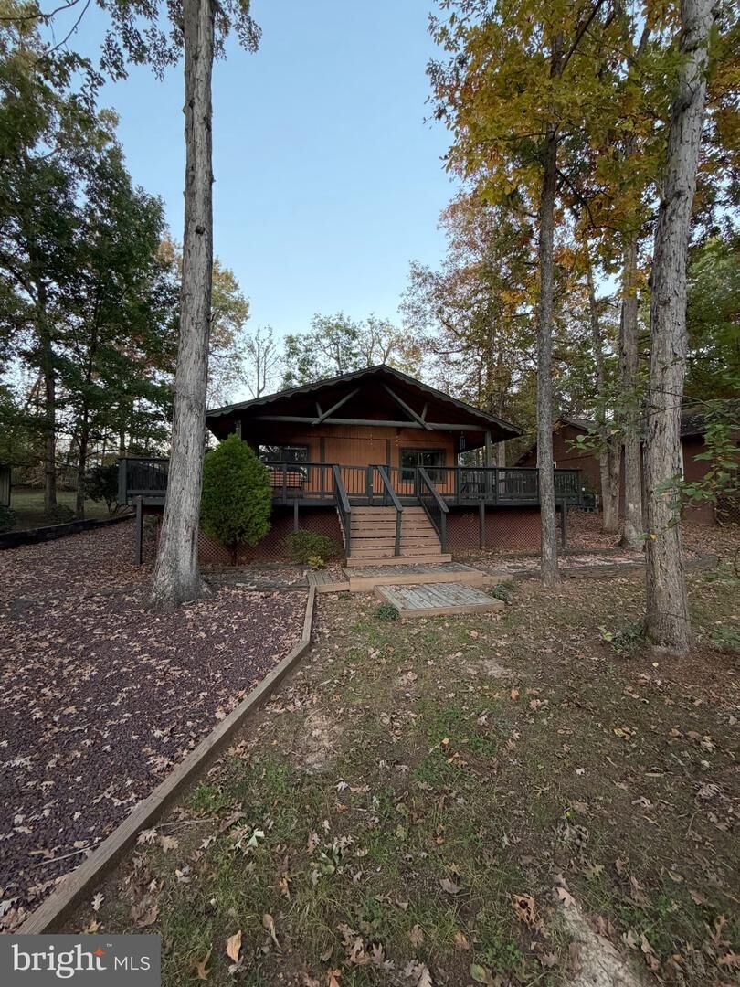 Property Photo:  110 Lakeview Parkway  VA 22508 