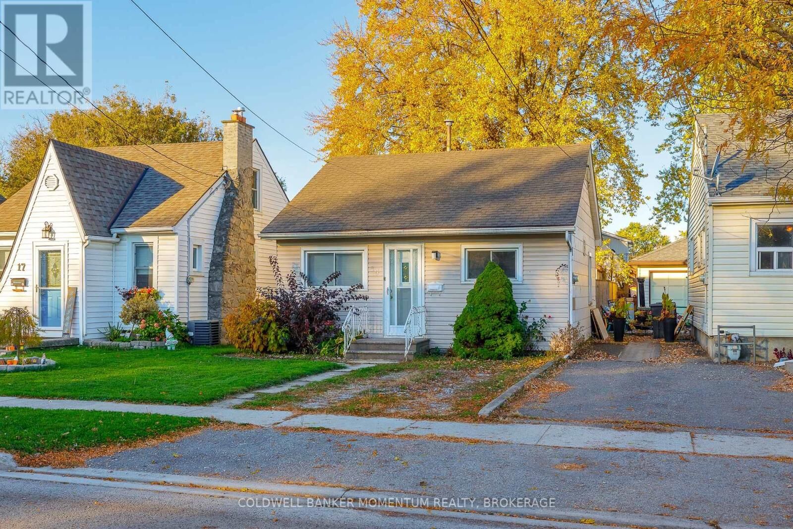 Property Photo:  15 Wallace Avenue South  ON L3B 1R4 