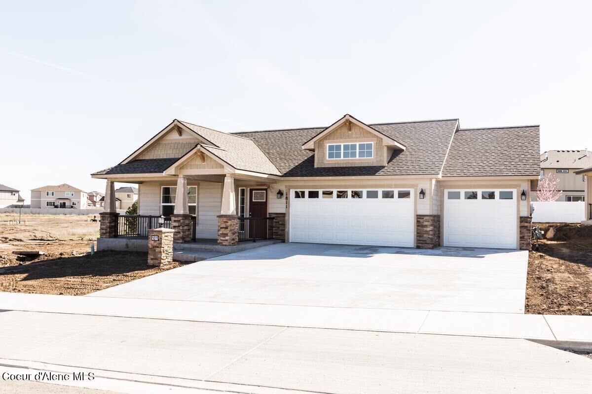 Property Photo:  1084 E Mount Eden Ave  ID 83854 