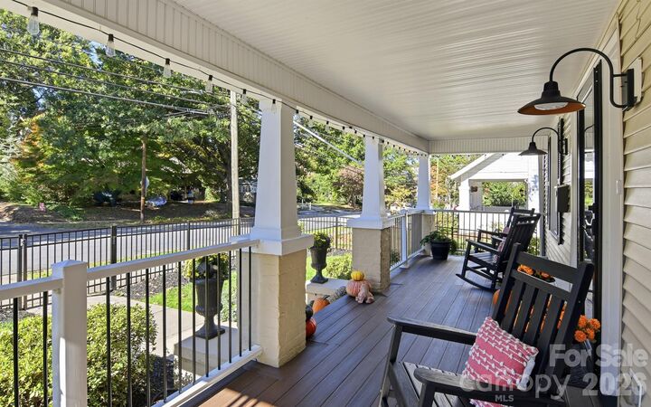 Property Photo:  451 S Hawthorne Road 105  NC 27103 