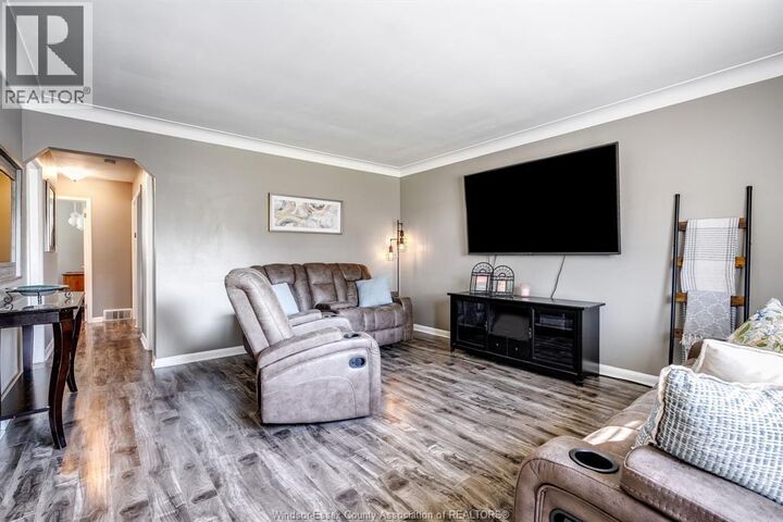 Property Photo:  373 Superior  ON N9J 1H7 