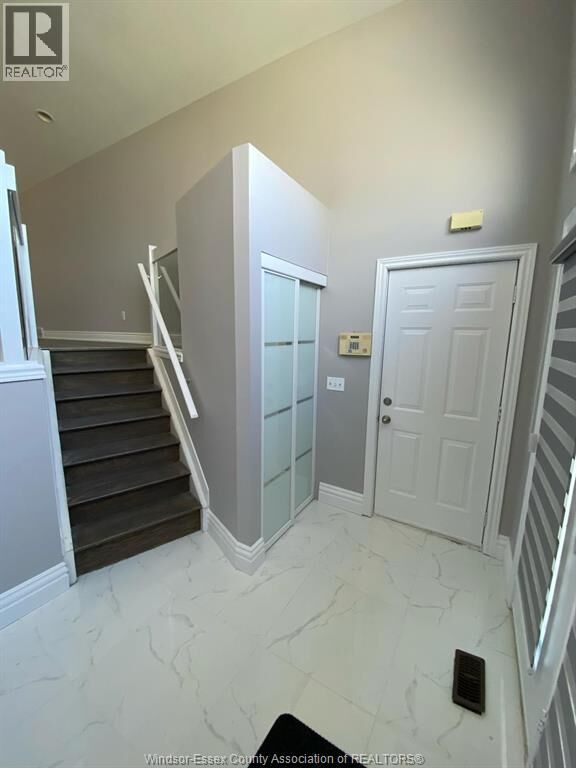 Property Photo:  4255 Zurich Avenue  ON N9G 2Z7 