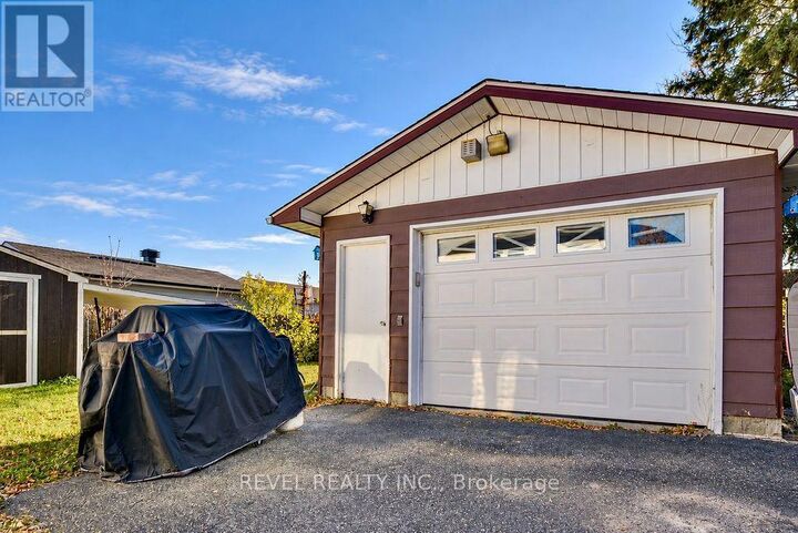 Property Photo:  132 Brock Avenue  ON P4N 7P1 
