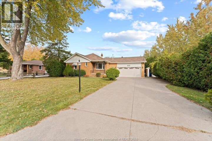 Property Photo:  990 Scofield Avenue  ON N9G 1L7 