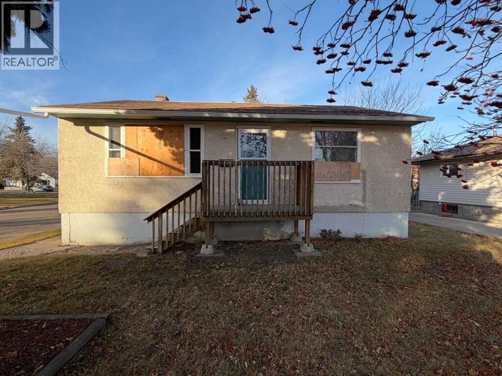 Property Photo:  5618 51 Street  AB T9V 0R3 
