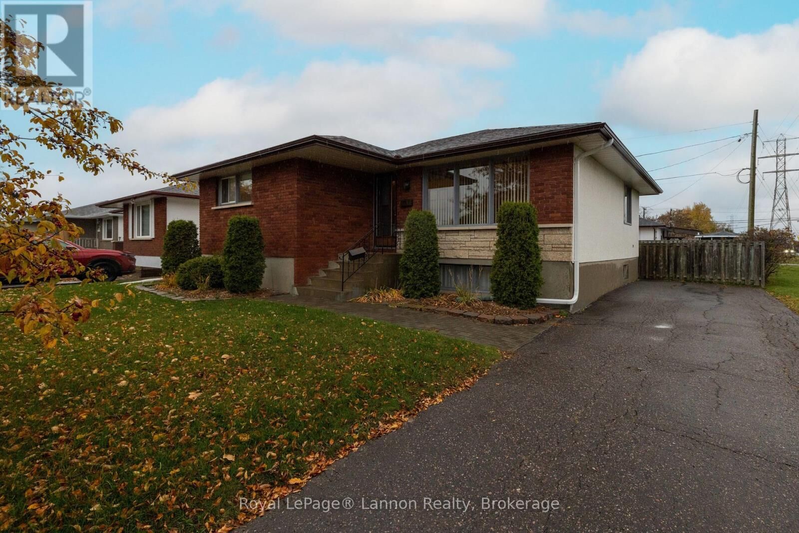 Property Photo:  2601 North Valour Place North  ON P7E 5T6 