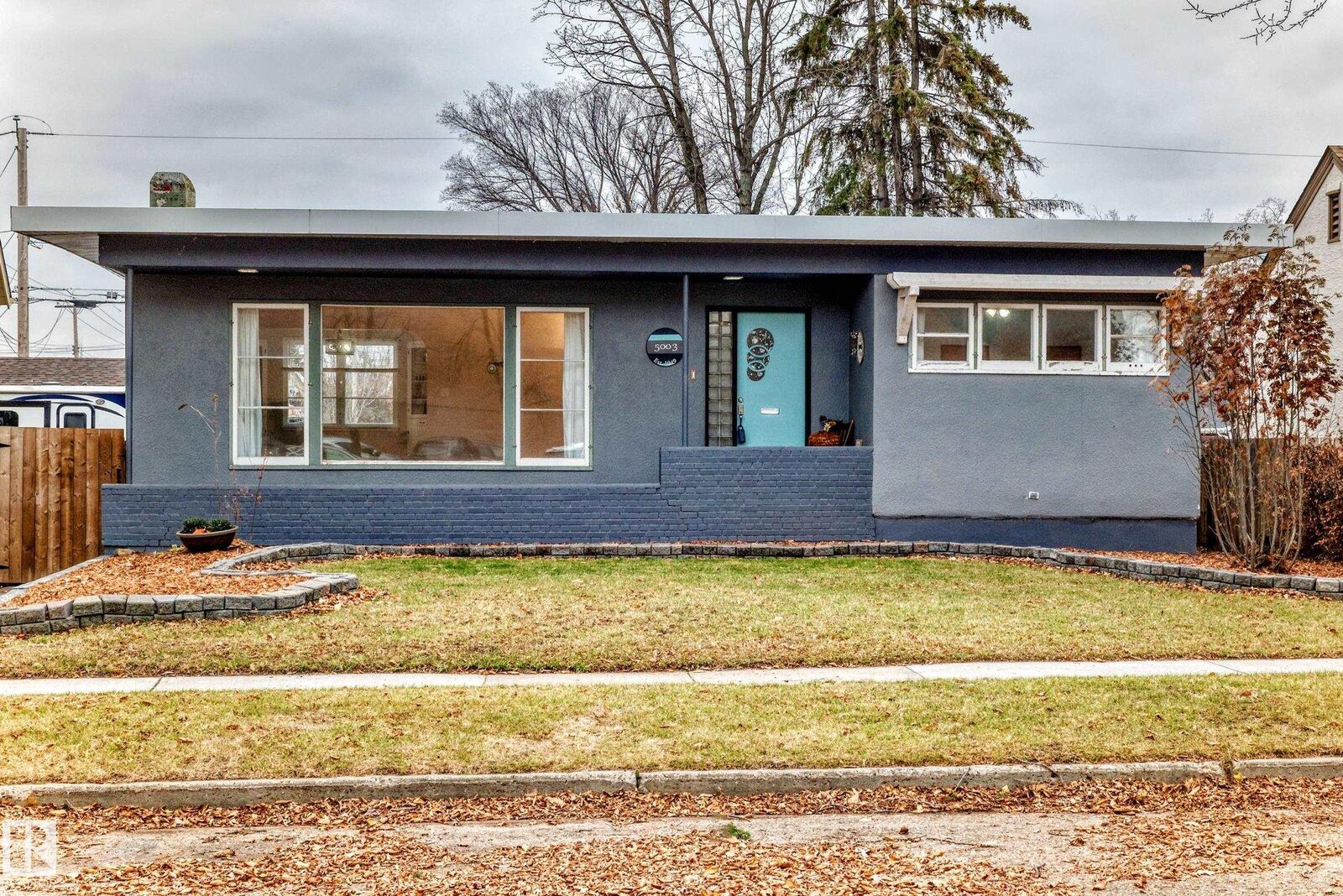 Property Photo: 5003 46 Avenue AB T9A 0H4