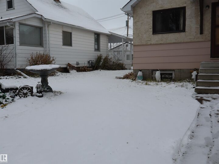 Property Photo:  5129 51 Street  AB T7N 1A1 