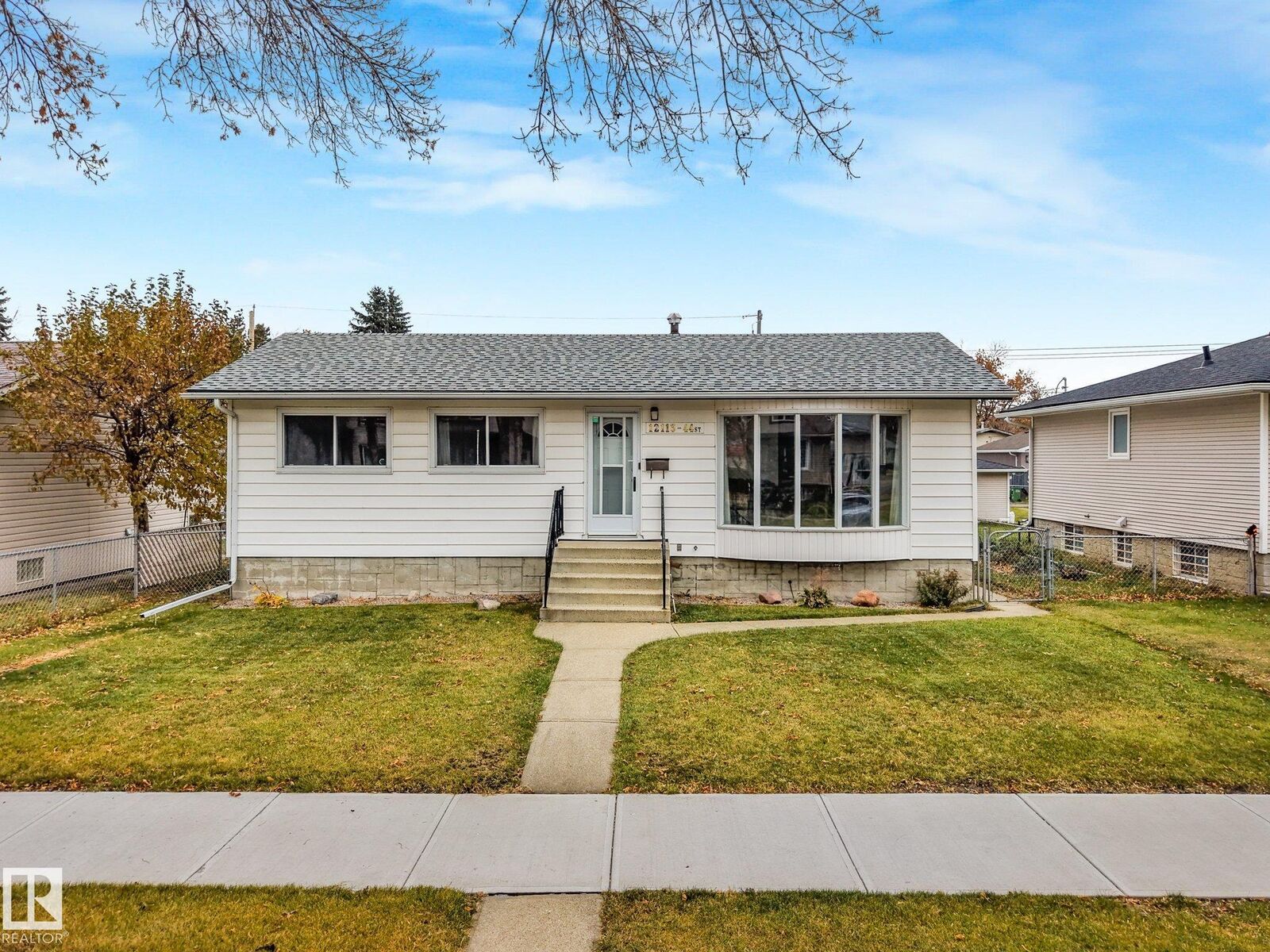 Property Photo:  12113 44 Street NW  AB T5W 2T2 
