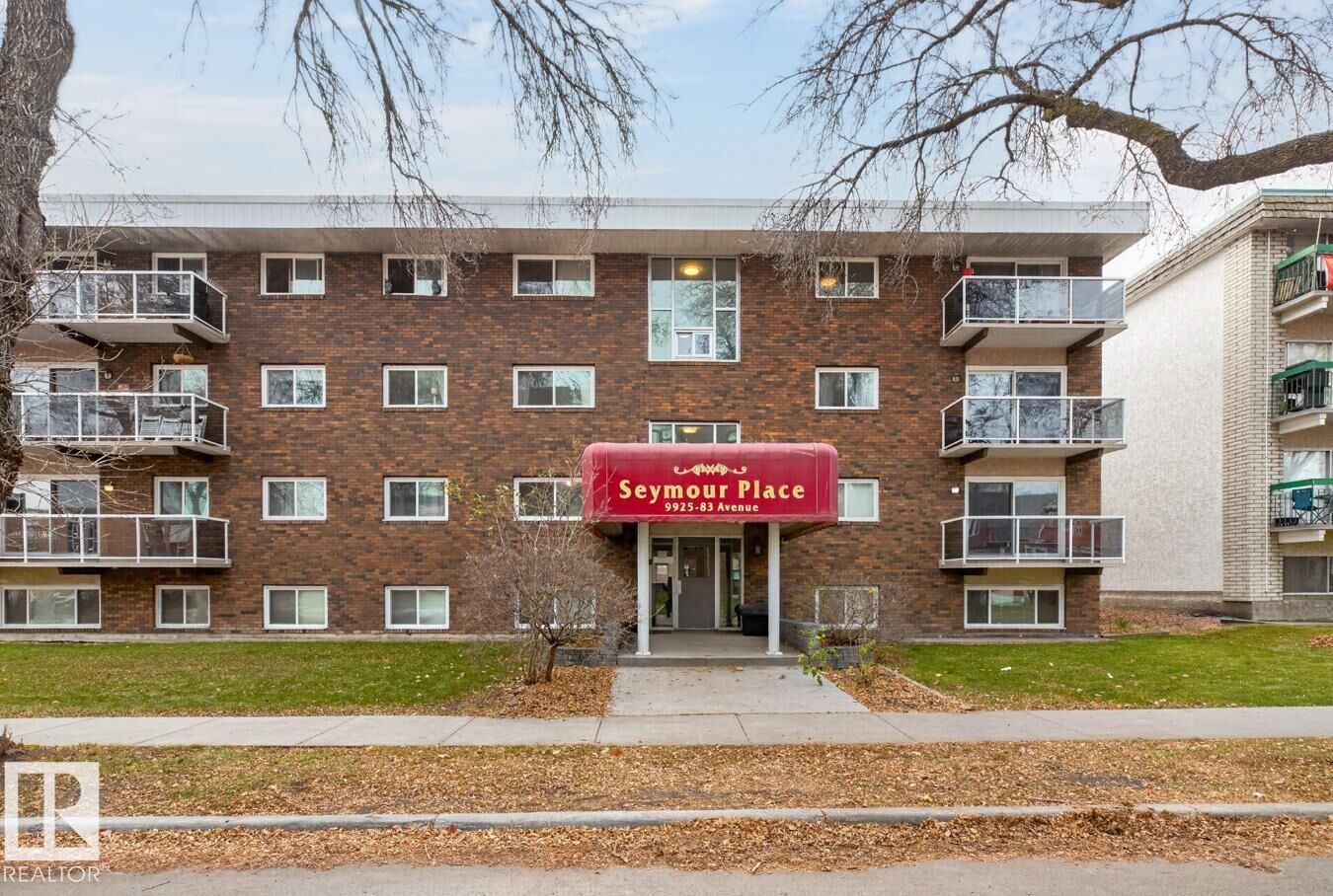 Property Photo:  9925 83 Avenue NW 402  AB T6E 2B9 