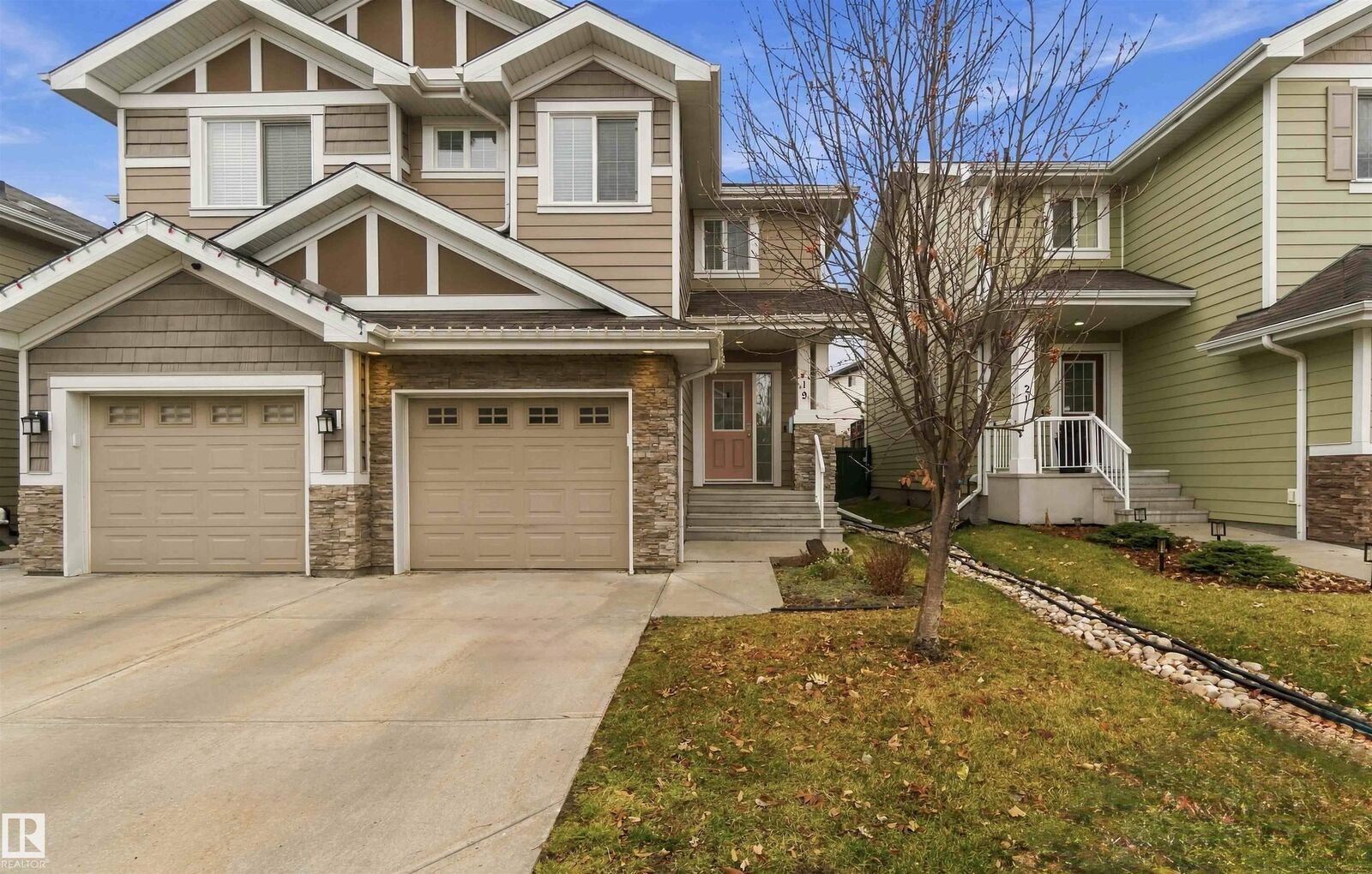 Property Photo:  219 Charlotte Way 19  AB T8H 0T3 