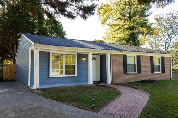 Property Photo: 1379 Craighill Court GA 30093