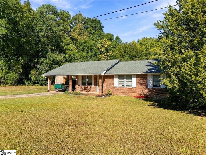 Property Photo:  205 Brentwood Drive  SC 29627 