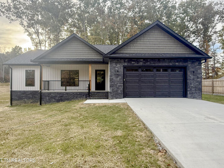 Property Photo: 104 Peachtree Drive TN 38555