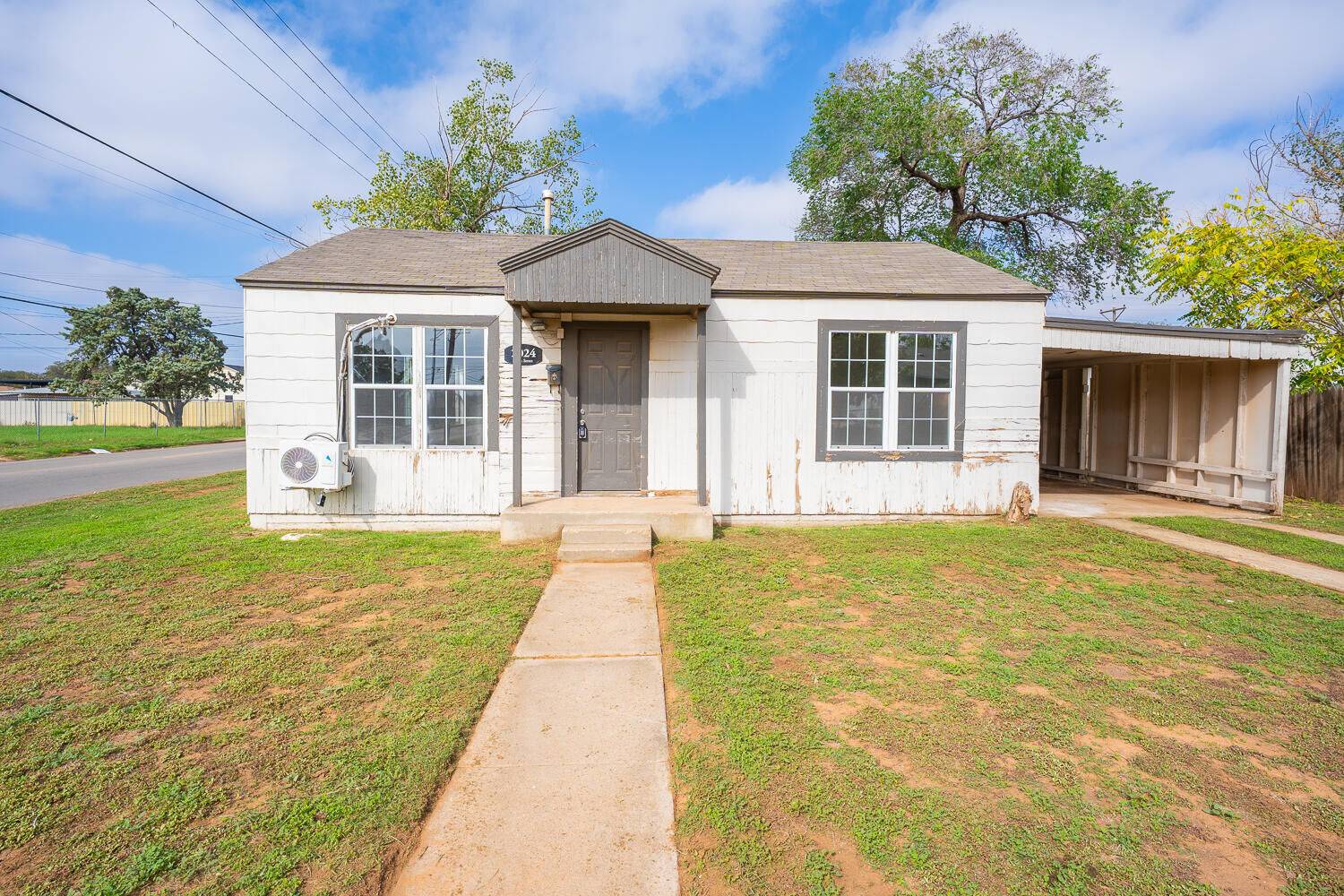 Property Photo:  2024 37th Street  TX 79412 