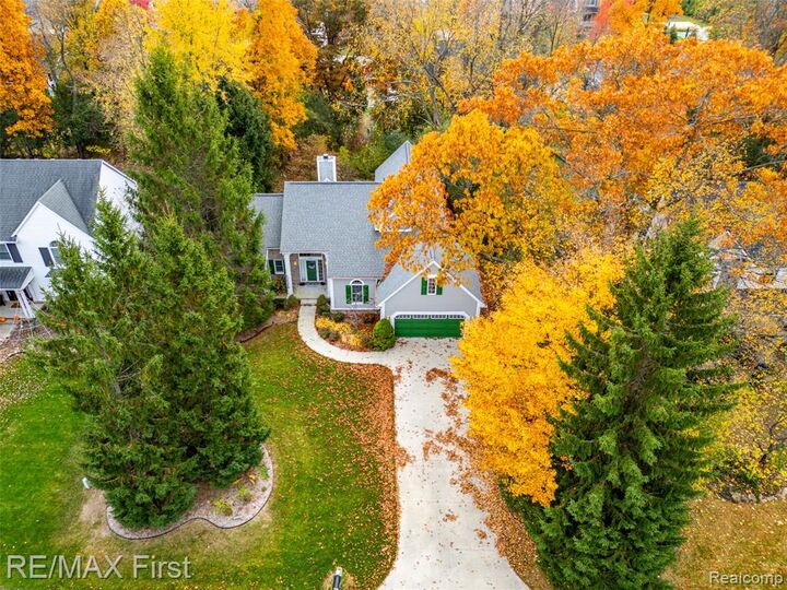 Property Photo:  6839 Hubbard Circle  MI 48348 2876 