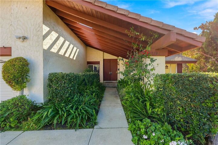 Property Photo:  2906 Fall River Circle  CA 91362 