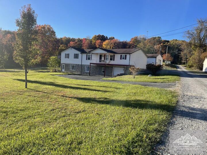 Property Photo:  1008 Tabor Rd  WV 24701 