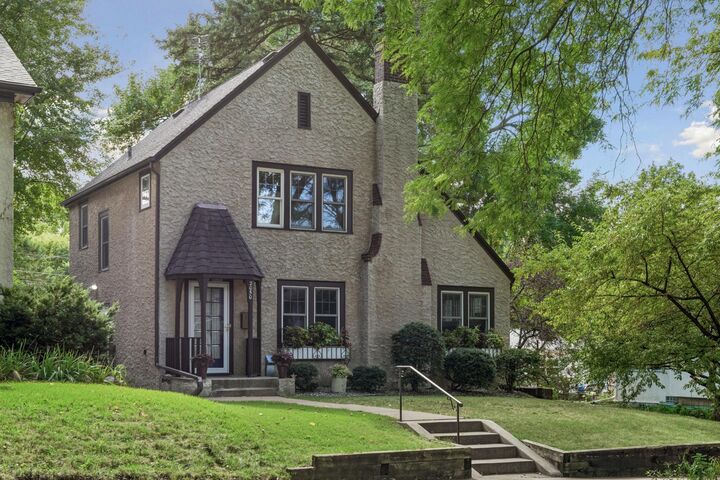 Property Photo: 2050 Palace Avenue MN 55105