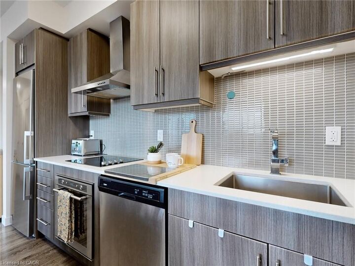 Property Photo:  2093 Fairview Street 201  ON L7R 0E6 