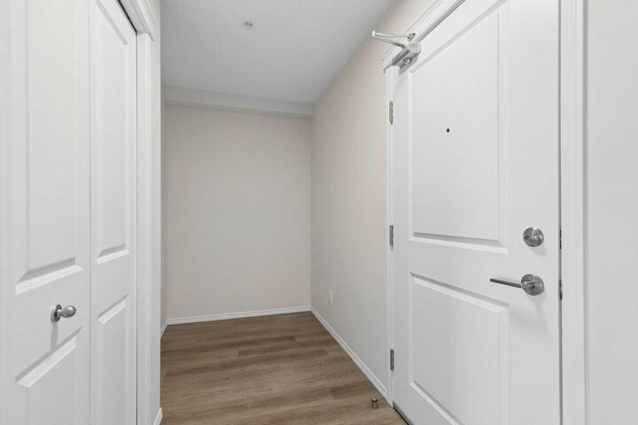 Property Photo:  115 Prestwick Villas SE 1304  AB T2Z 0M8 