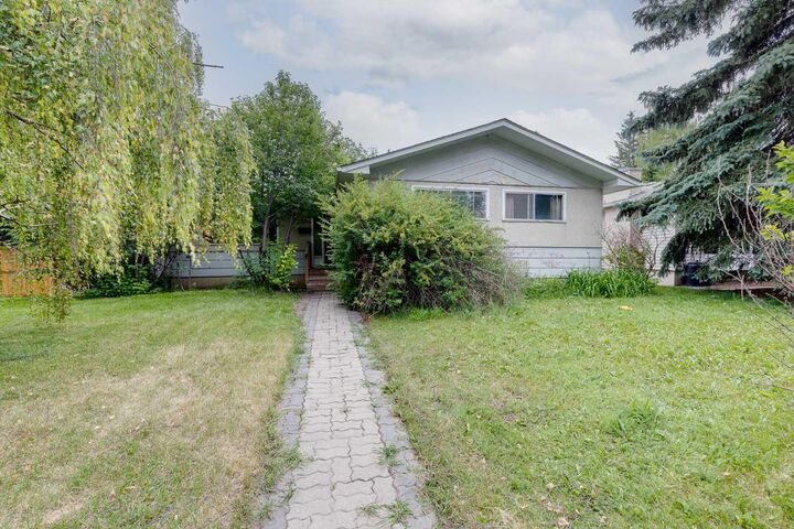 Property Photo:  2836 Brentwood Boulevard NW  AB T2L 1J5 