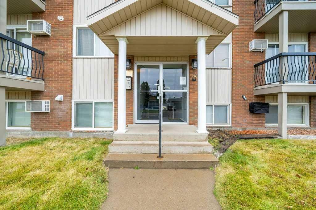 Property Photo:  398 16 Street NE 3  AB T1A 7L9 