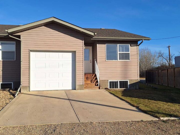 Property Photo:  5311 57 Avenue 1  AB T4J 1B0 