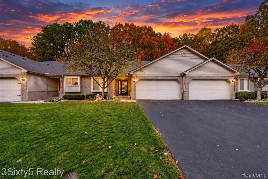 Property Photo:  37556 N Dianne Lane  MI 48164 