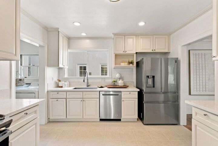 Property Photo:  1535 Cowper Street  CA 94301 