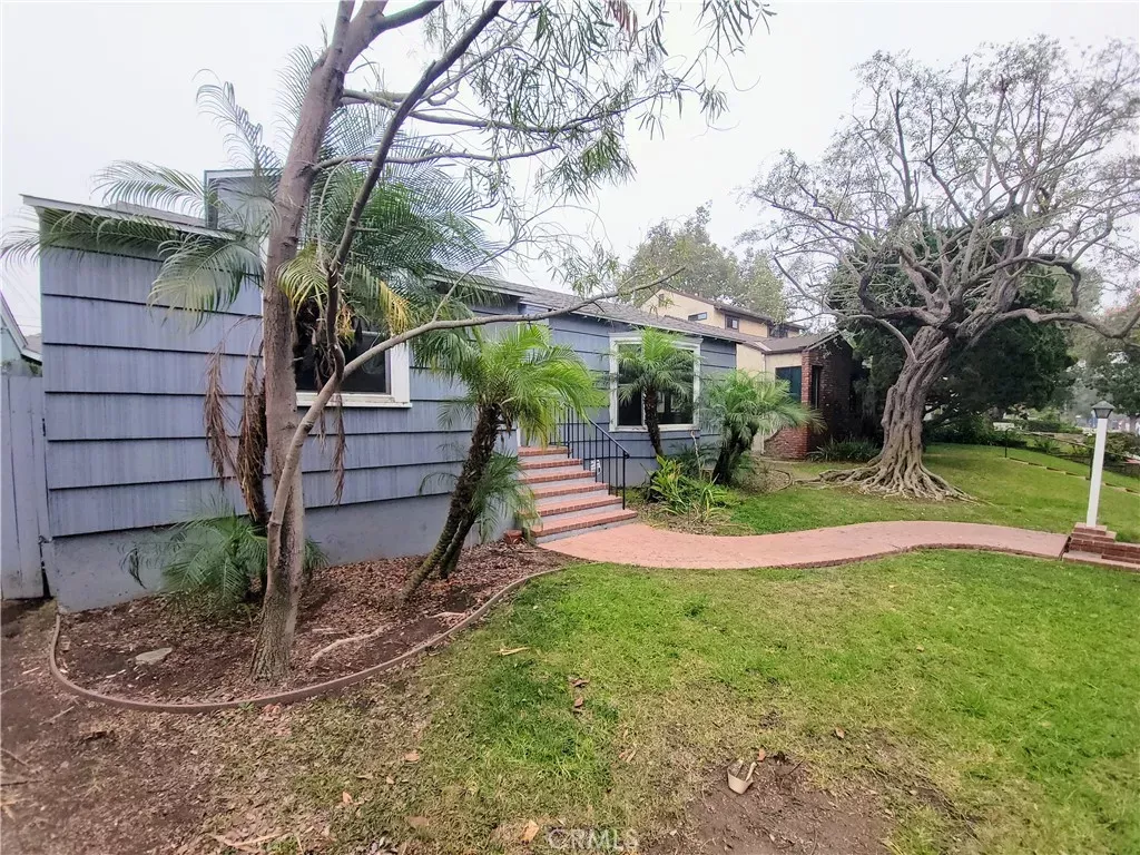 Property Photo:  3826 Chestnut Avenue  CA 90807 