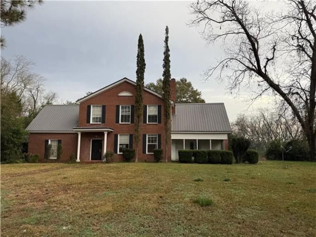 Property Photo:  82 S Midway Street  AL 36016 