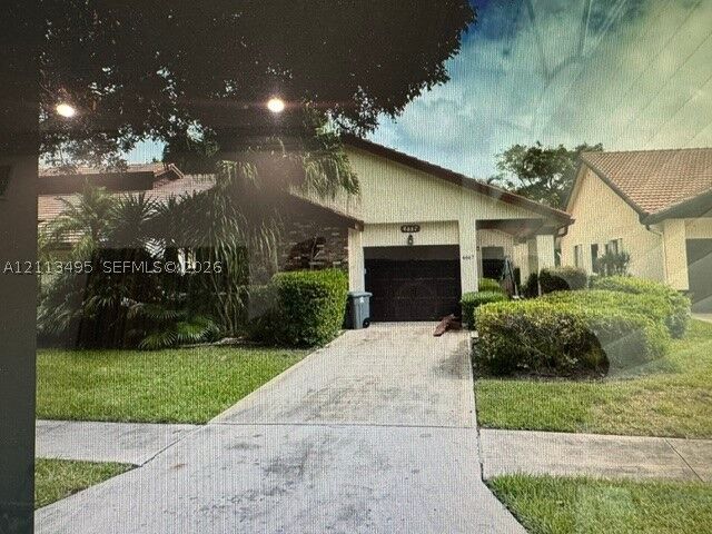 Property Photo: 4667 Boxwood Cir FL 33436