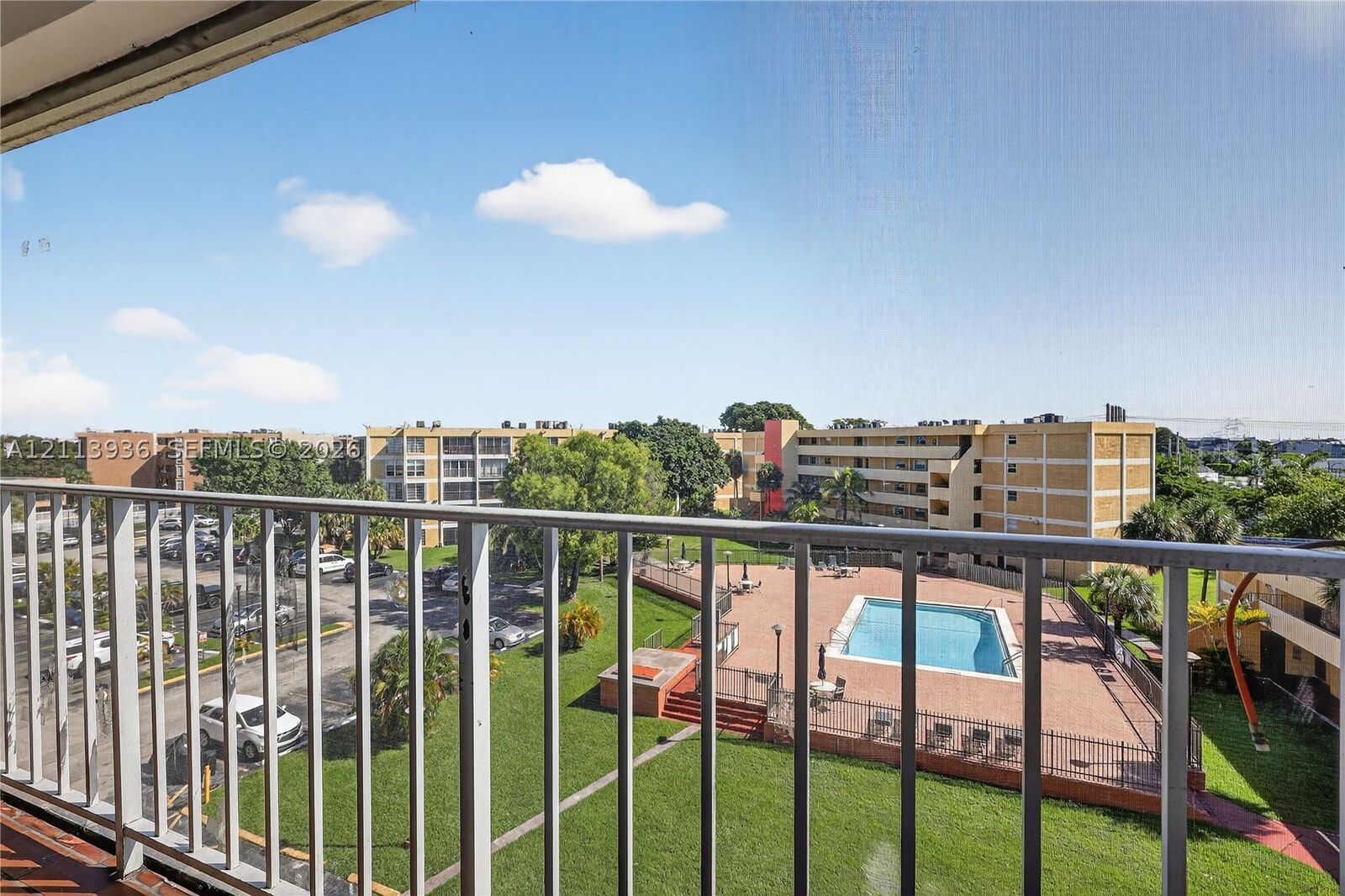 Property Photo: 9210 Fontainebleau Blvd 505 FL 33172