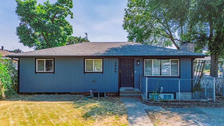 Property Photo:  3004 E Baldwin Ave  WA 99207 