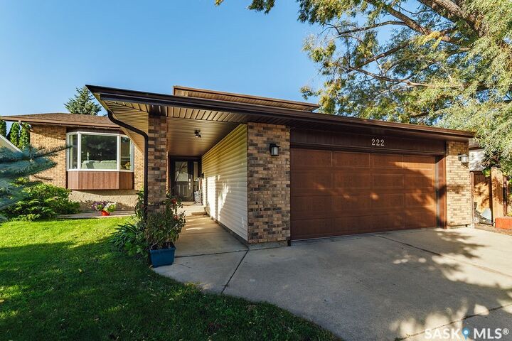 Property Photo:  222 Gathercole Crescent  SK S7K 7J2 
