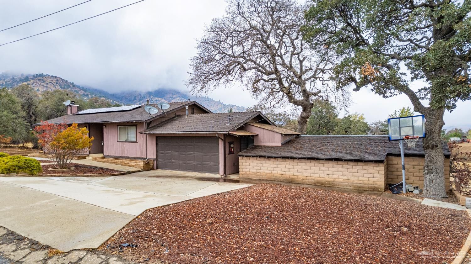 Property Photo:  21908 Valley Vista Drive  CA 93561 