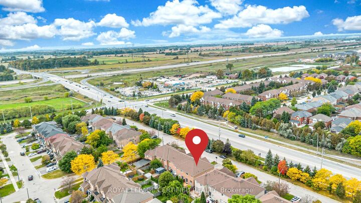 Property Photo:  3864 Coachman Circle  ON L5M 6R4 