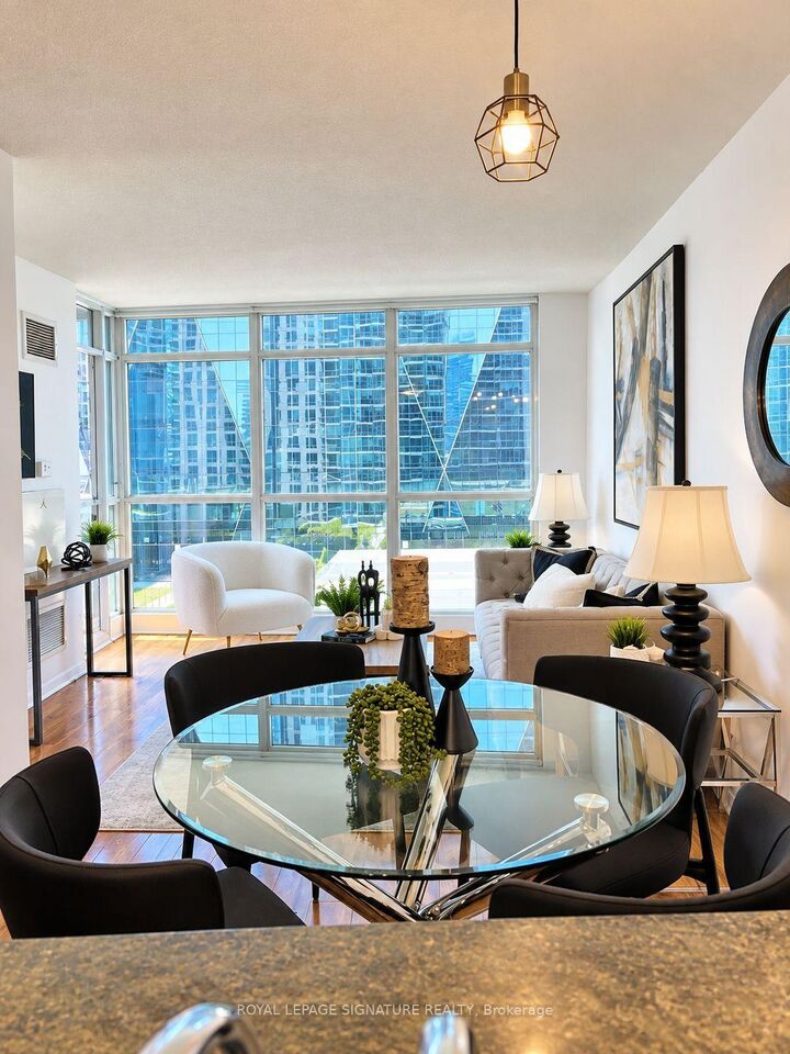 Photo de la propriété: 18 Yonge Street 1801 ON M5E 1Z8