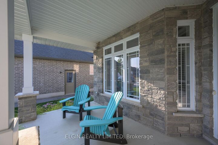Property Photo:  14 Muirfield Drive  ON N5R 0K3 